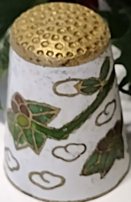 #ad Cloisonne Thimble Inlay Bird Flowers Enameled green white gold vtg