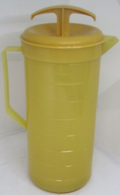 #ad Vintage Federal Yellow Plastic 2 Qt. Pitcher with Plunger Stirrer.