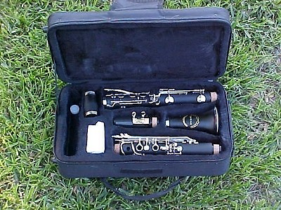 #ad CLARINETS BANKRUPTCY SALE NEW INTERMEDIATE CONCERT BAND CLARINET W YAMAHA PADS