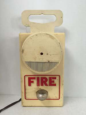 Whelen Strobe Alarm Fire Alarm Smoke Detector Horn Strobe