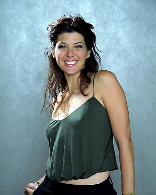 #ad Marisa Tomei Posing In Green t Shirt 8x10 PRINT PHOTO