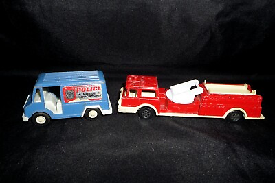 #ad Vintage Tootsietoy 1970 Police Panel Truck amp; Aerial Ladder Fire Truck Lot