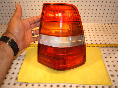 #ad Mercedes 88 96 S124 TE 320 Wagon RIGHT Pass US US Rear Taillight Genuine 1 Lens
