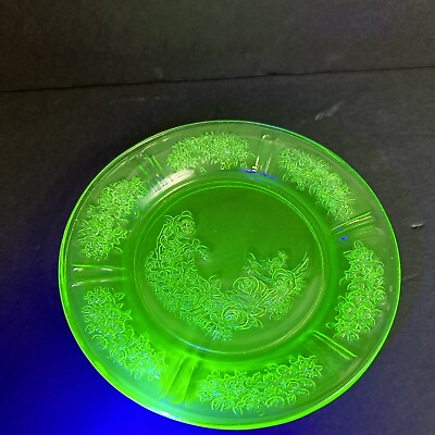 #ad SET OF 2 Federal Glass Sharon Cabbage Rose Green Uranium Glass Bread Plates