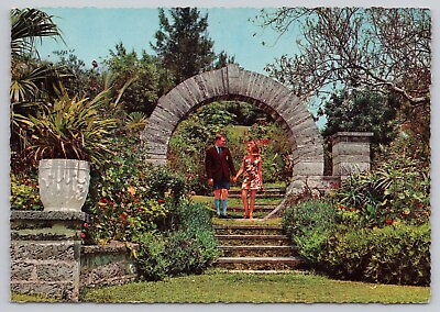 #ad Hamilton Bermuda Moongate and Couple Vintage Postcard