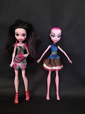 #ad Monster High 2x dolls Daculaura Fangtastic Love Fearfully Feisty zombie